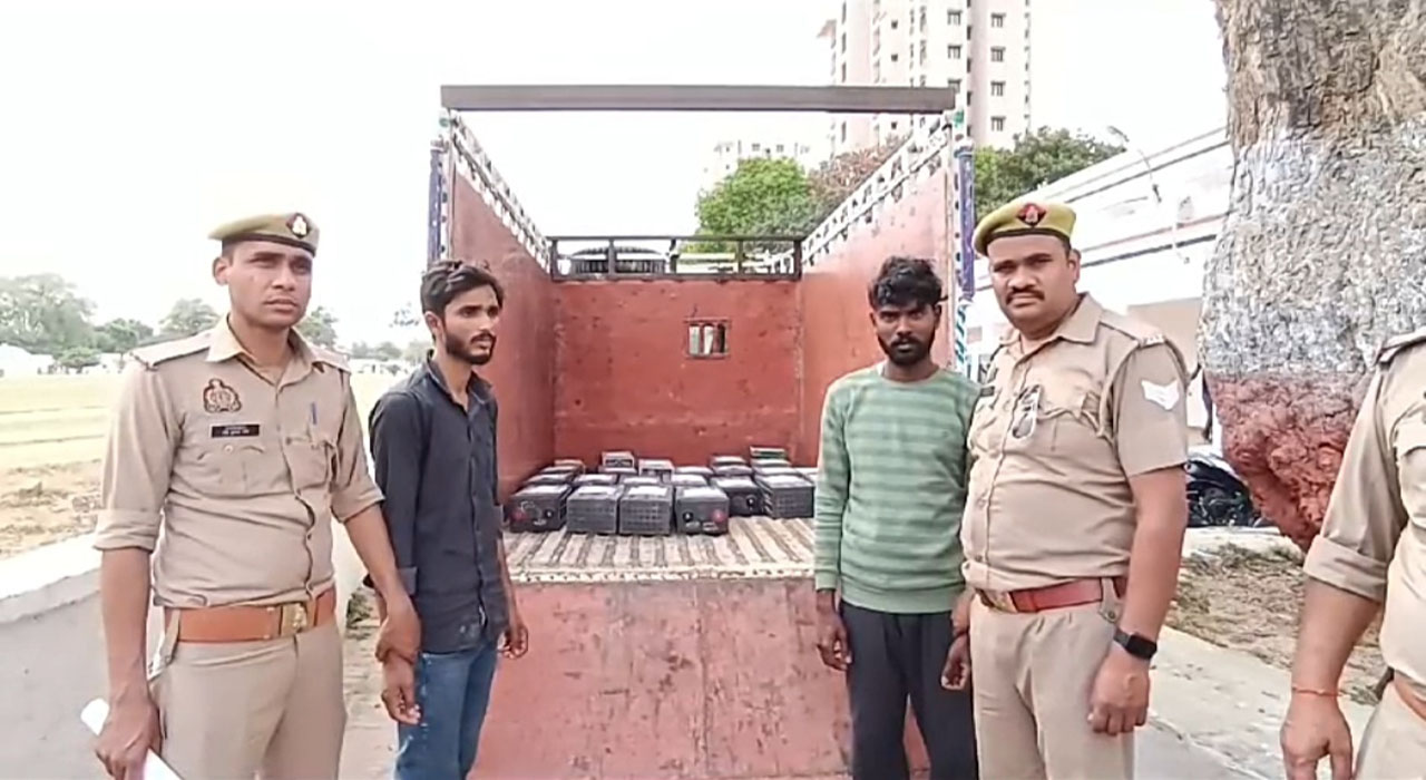 अयोध्या: मोबाइल टावर से बैटरी चुराने वाले दो शातिर 25 बैटरियों के साथ गिरफ्तार