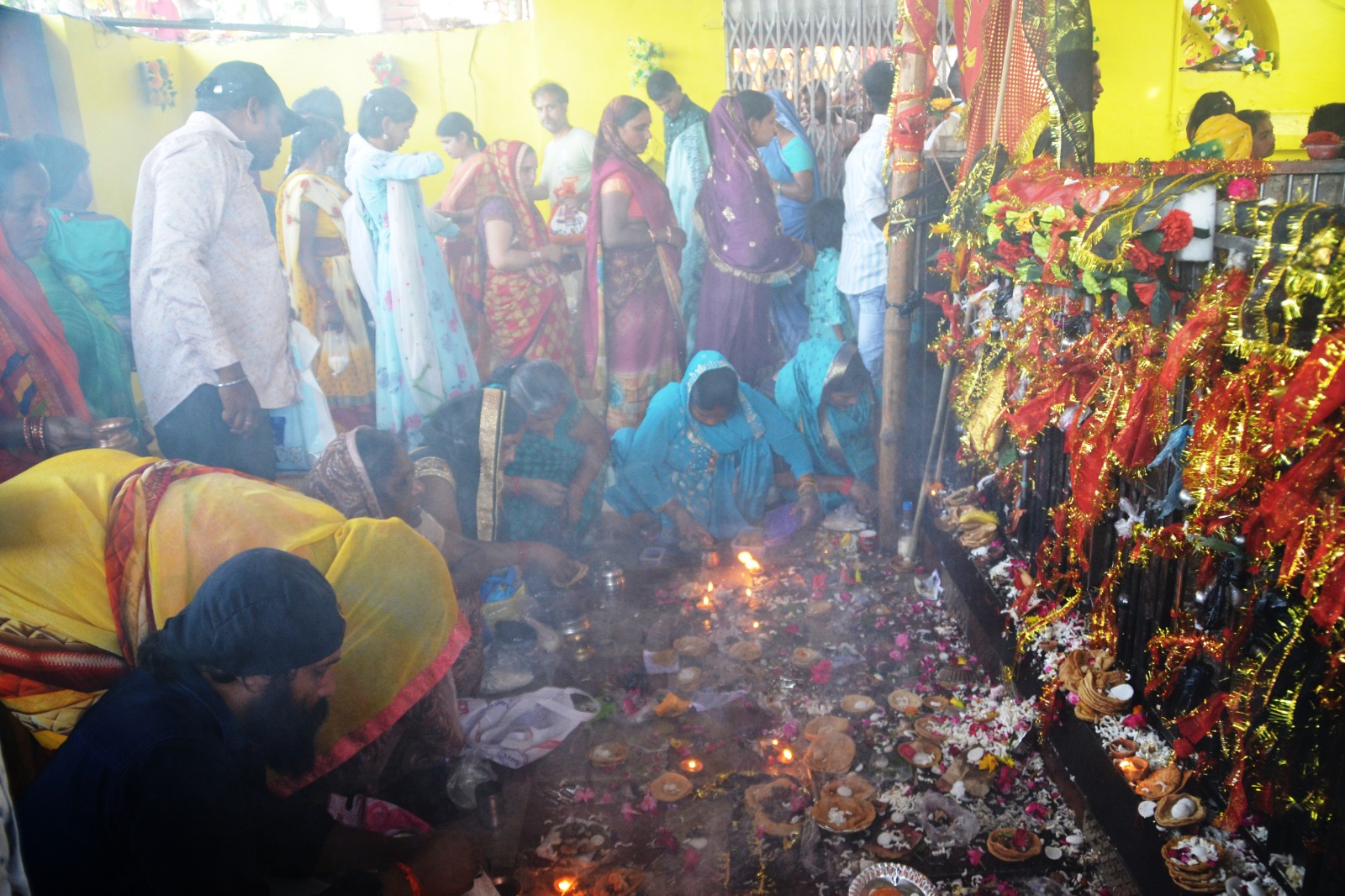 पीलीभीत: रामनवमी पर देवी मंदिरों में उमड़ा आस्था का सैलाब, गूंजे जयकारे