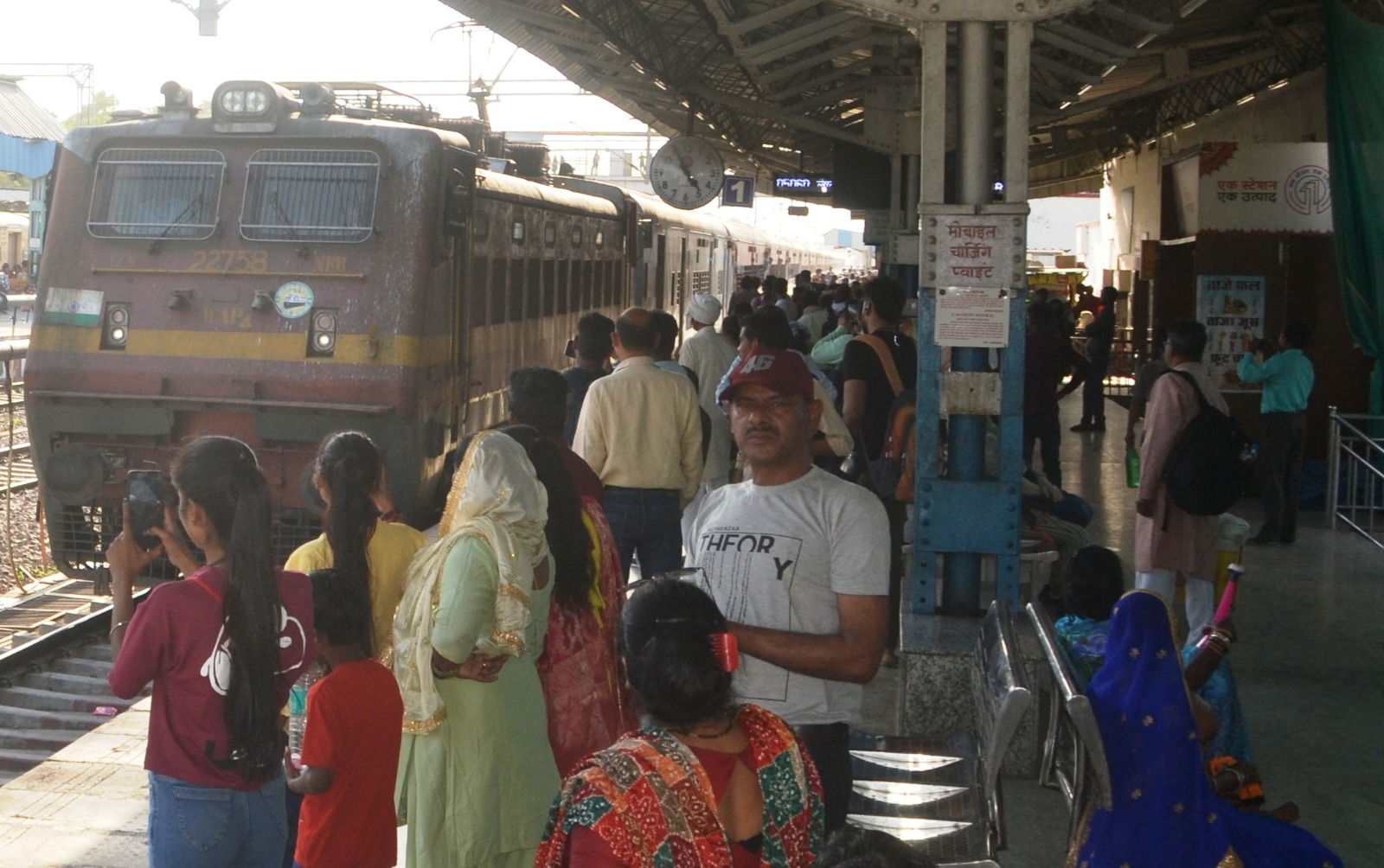 पीलीभीत: पूर्णागिरि जाने वाले श्रद्धालुओं को राहत, 28 से चलेगी टनकपुर-बरेली मेला स्पेशल ट्रेन...सफर होगा आसान