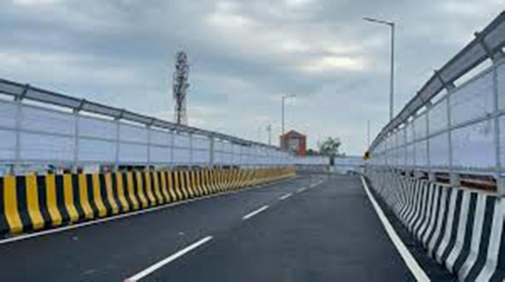 Bareilly News: कुतुबखाना पुल... बिजली कनेक्शन न होने से स्ट्रीट लाइटें बंद, व्यापारियों की बढ़ीं समस्याएं