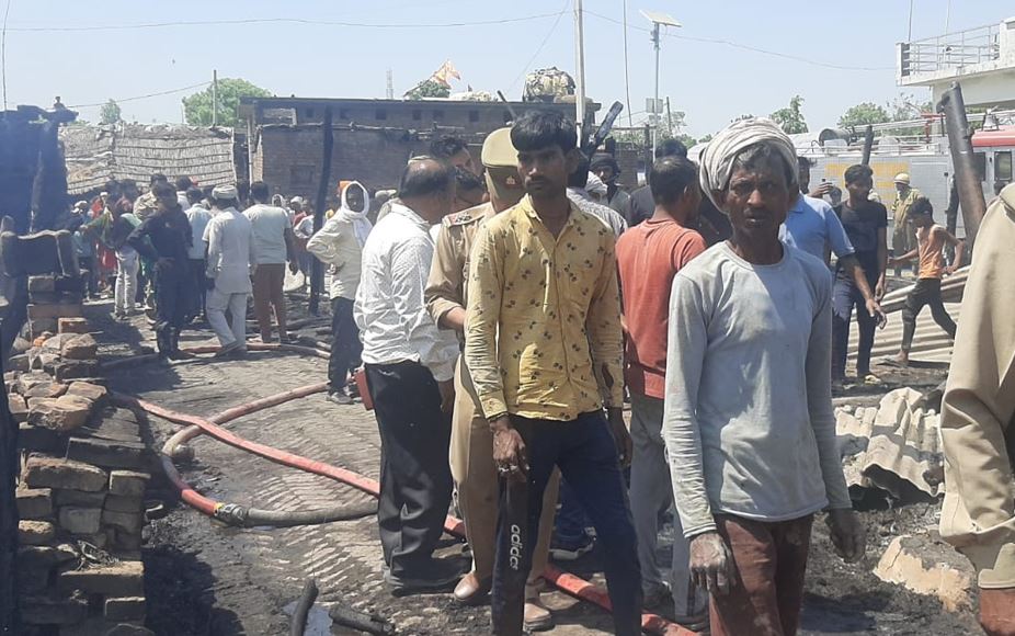 लखीमपुर-खीरी: सिंगहा कलां में आग से 29 घर राख, भाभी-ननद जिंदा जलीं...दो अन्य झुलसे