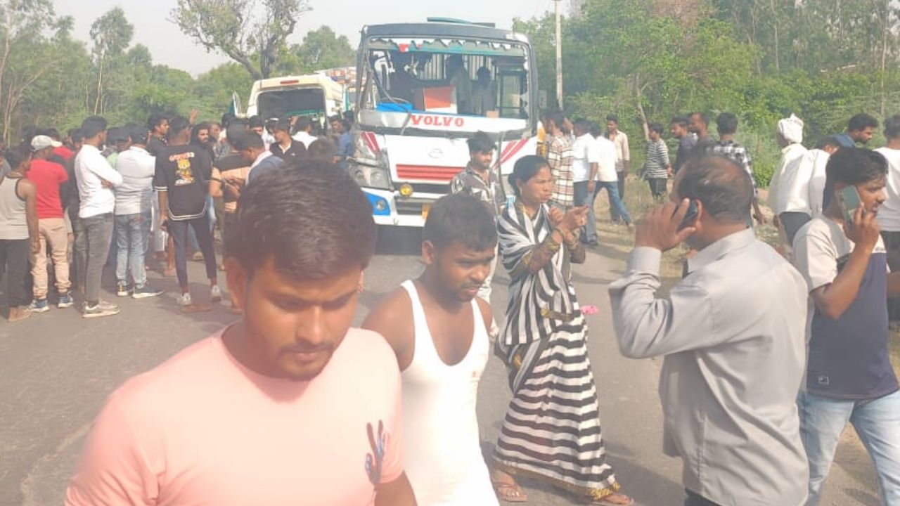Unnao Accident: सवारियों से भरी बस को ट्रक ने मारी टक्कर...हादसे में 8 लोगों की मौत, 18 की हालत गंभीर