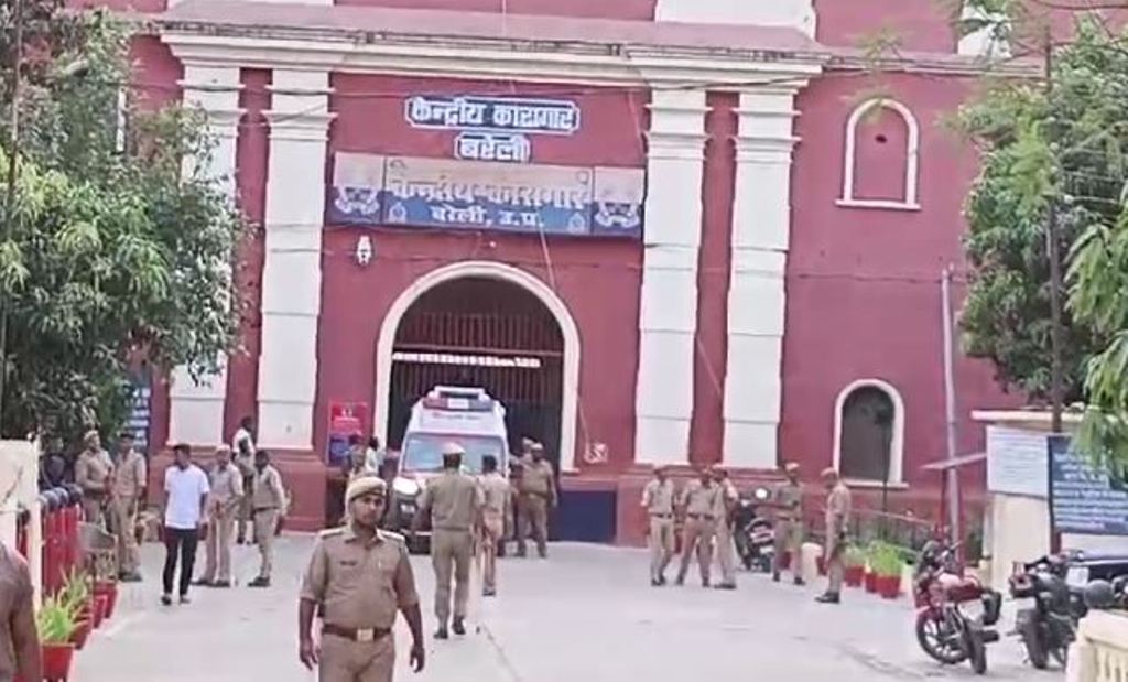 बरेली सेंट्रल जेल लाया गया बाहुबली पूर्व सांसद धनंजय सिंह, जौनपुर से कड़ी सुरक्षा में लेकर पहुंची पुलिस