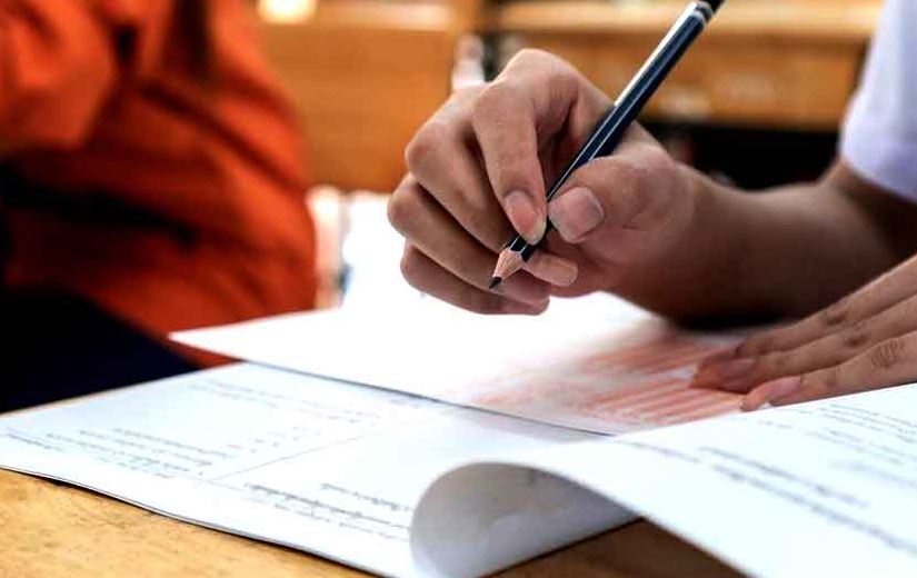 Bareilly News: भर्ती परीक्षाओं में बार-बार होने वाली गड़बड़ियों से टूट रहीं विद्यार्थियों की उम्मीदें