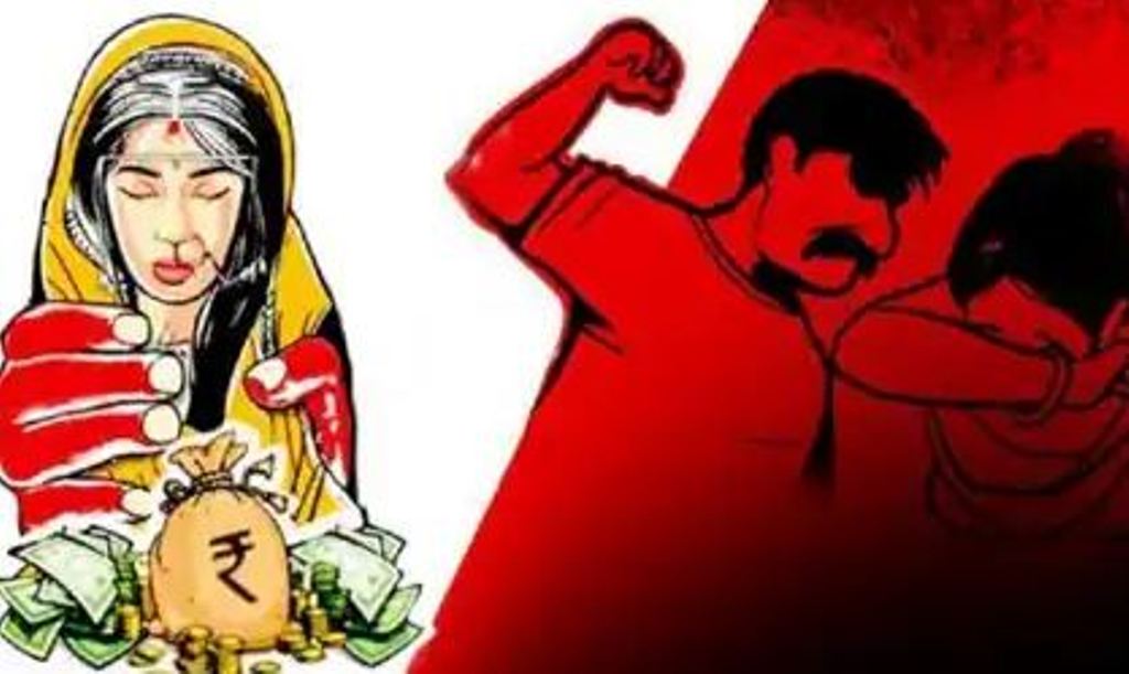 Bareilly News: विवाहिता के साथ दहेज उत्पीड़न...ससुर और जेठ रखता है गंदी नीयत, रेप के प्रयास का भी आरोप