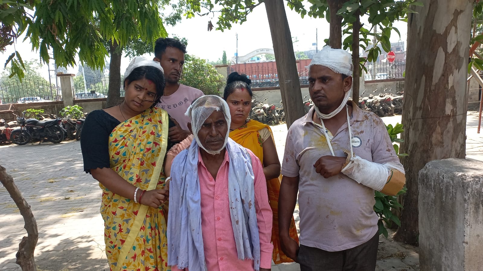रुद्रपुर: प्रधान की मौजूदगी में परिवार पर जानलेवा हमला