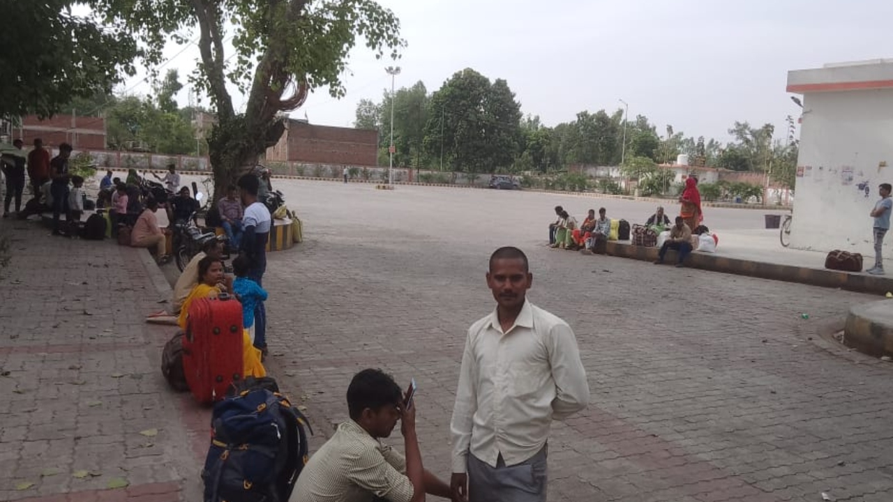 बाराबंकी: हैदरगढ़ के लिए बस सेवाएं बंद, दर-दर भटक रहे यात्री