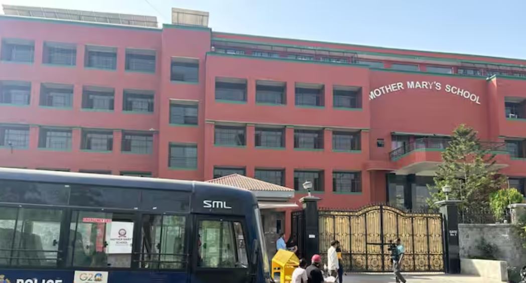 दिल्ली-NCR के कई स्कूलों को बम से उड़ाने की धमकी , तलाशी अभियान जारी 