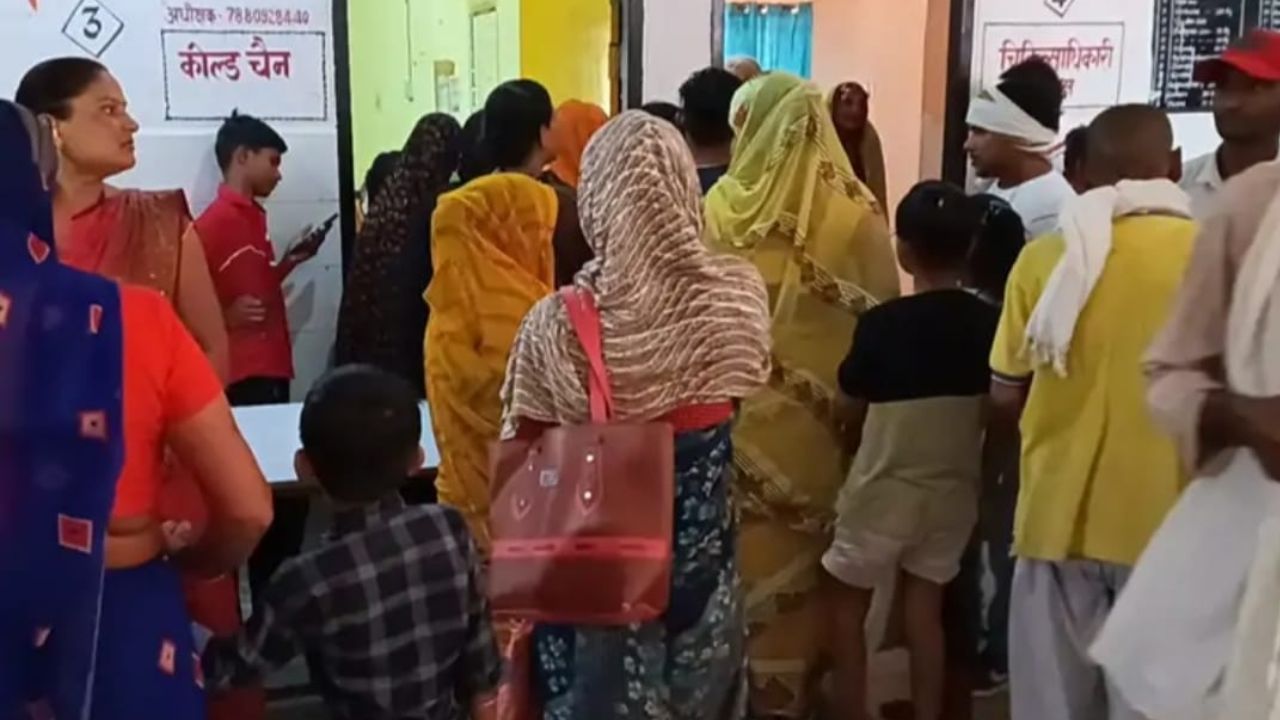 Hamirpur: शादी में खाना खाने के बाद 16 लोगों की बिगड़ी हालत...अचानक होने लगी उल्टी, CHC में इलाज के लिए भर्ती