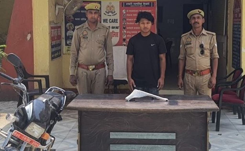 लखीमपुर-खीरी: चोरी की बाइक समेत एक नेपाली युवक गिरफ्तार