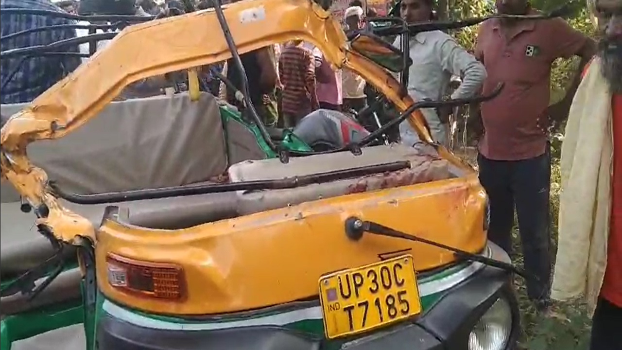 हरदोई में भीषण सड़क हादसा: डीसीएम की टक्कर से आटो सवार 10 की मौत, इधर-उधर  बिखरे शव - Amrit Vichar