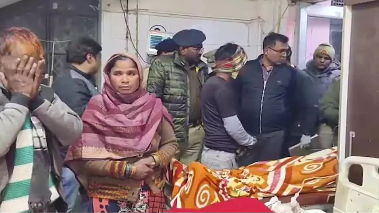 शाहजहांपुर में भीषण सड़क हादसा: एक ही परिवार के पांच लोगों की मौत, 3 घायल -  Amrit Vichar