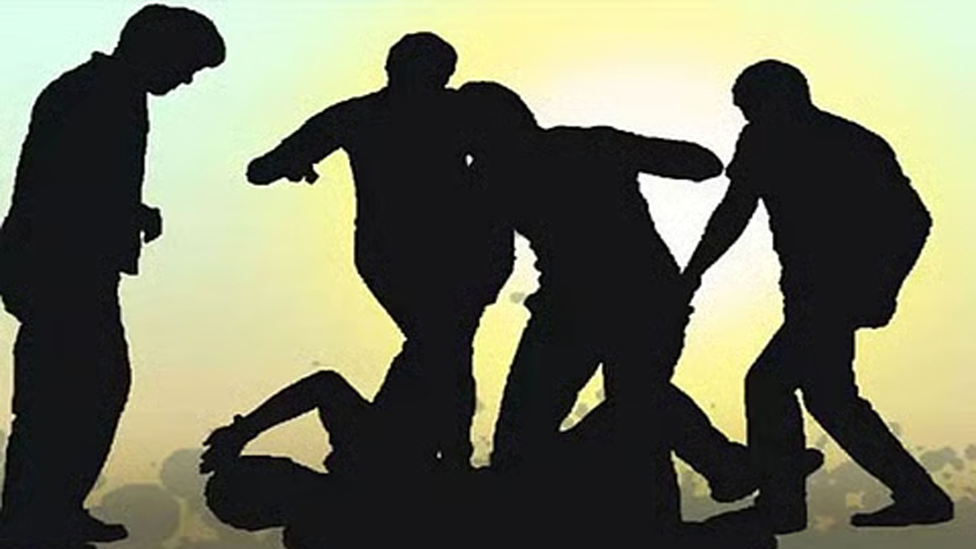 Raebareli News : 10 लाख की उधारी मांगना पड़ा भारी! दबंगों ने प्रधानाध्यापक को घर में घुसकर पीटा Raebareli News : 10 लाख की उधारी मांगना पड़ा भारी! दबंगों ने प्रधानाध्यापक को घर में घुसकर पीटा