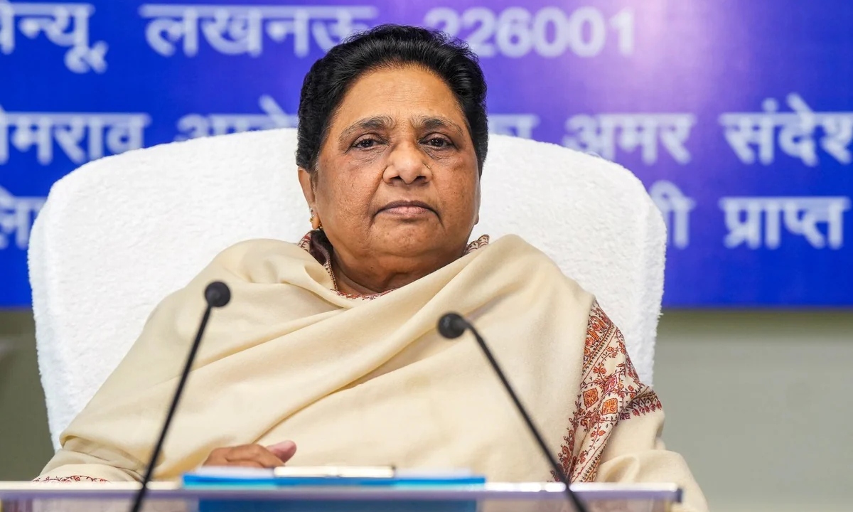 मानसून सत्र से पहले बोलीं मायावती संसद में शोर नहीं, जनहित के मुद्दों पर हो बहस; राम मंदिर चढ़ावा मामले का भी किया जिक्र मानसून सत्र से पहले बोलीं मायावती संसद में शोर नहीं, जनहित के मुद्दों पर हो बहस; राम मंदिर चढ़ावा मामले का भी किया जिक्र