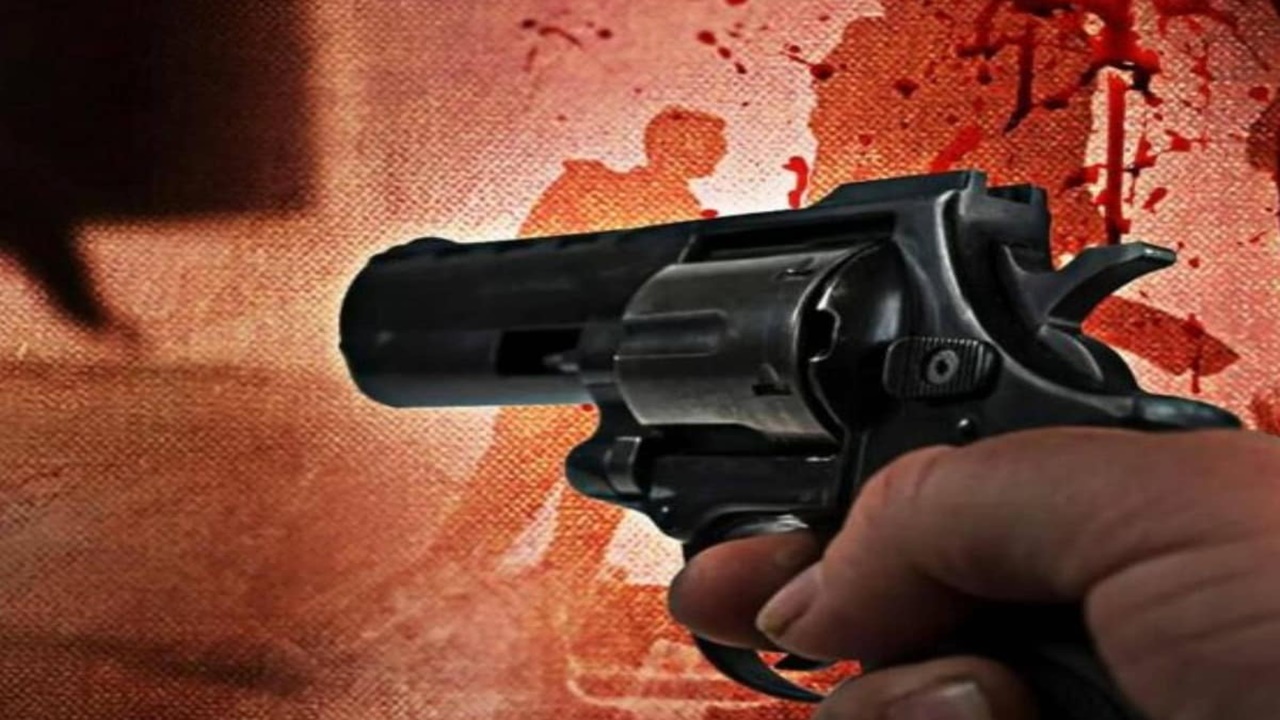 Shamli News : एनकाउंटर में एक लाख का इनामी बदमाश फुरकान ढेर, जवाबी फायरिंग में हेड कांस्टेबल घायल Shamli News : एनकाउंटर में एक लाख का इनामी बदमाश फुरकान ढेर, जवाबी फायरिंग में हेड कांस्टेबल घायल