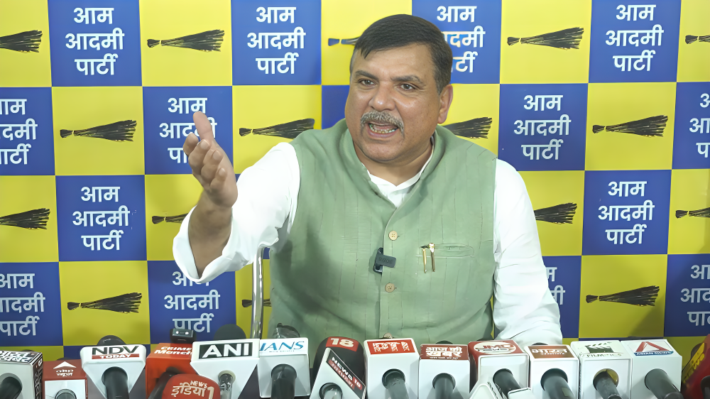 69000 शिक्षक भर्ती : अभ्यर्थियों ने राज्यसभा सांसद संजय सिंह से की मुलाकात, मदद का मिला आश्वासन
