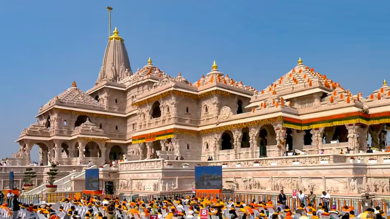 Ayodhya Ram Mandir: 11 दिनों तक चलेगा झूलनोत्सव, स्वर्ण जड़ित चांदी के हिंडोले पर विराजेंगे रामलला Ayodhya Ram Mandir: 11 दिनों तक चलेगा झूलनोत्सव, स्वर्ण जड़ित चांदी के हिंडोले पर विराजेंगे रामलला