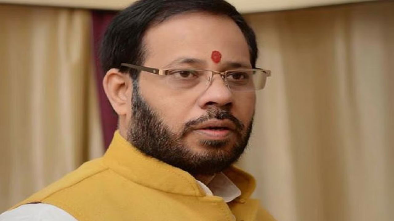 UP Ration Card : राशन की दुकानों पर अब मिलेगी कुर्सी और पीने का पानी, कार्डधारकों के लिए मंत्री मनोज पांडेय का बड़ा फैसला UP Ration Card : राशन की दुकानों पर अब मिलेगी कुर्सी और पीने का पानी, कार्डधारकों के लिए मंत्री मनोज पांडेय का बड़ा फैसला
