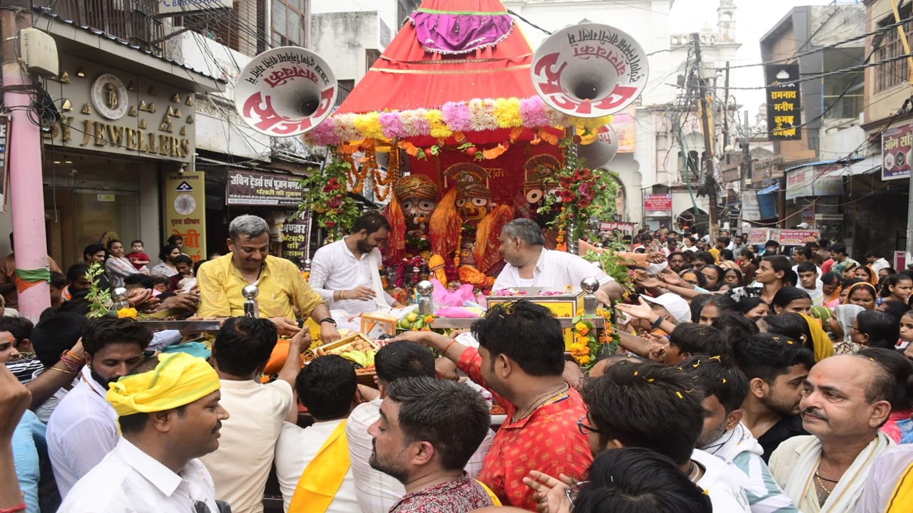 Barabanki News : जय जगन्नाथ के जयघोष से गूंजा बाराबंकी, भव्य रथयात्रा में उमड़ा आस्था का सैलाब Barabanki News : जय जगन्नाथ के जयघोष से गूंजा बाराबंकी, भव्य रथयात्रा में उमड़ा आस्था का सैलाब