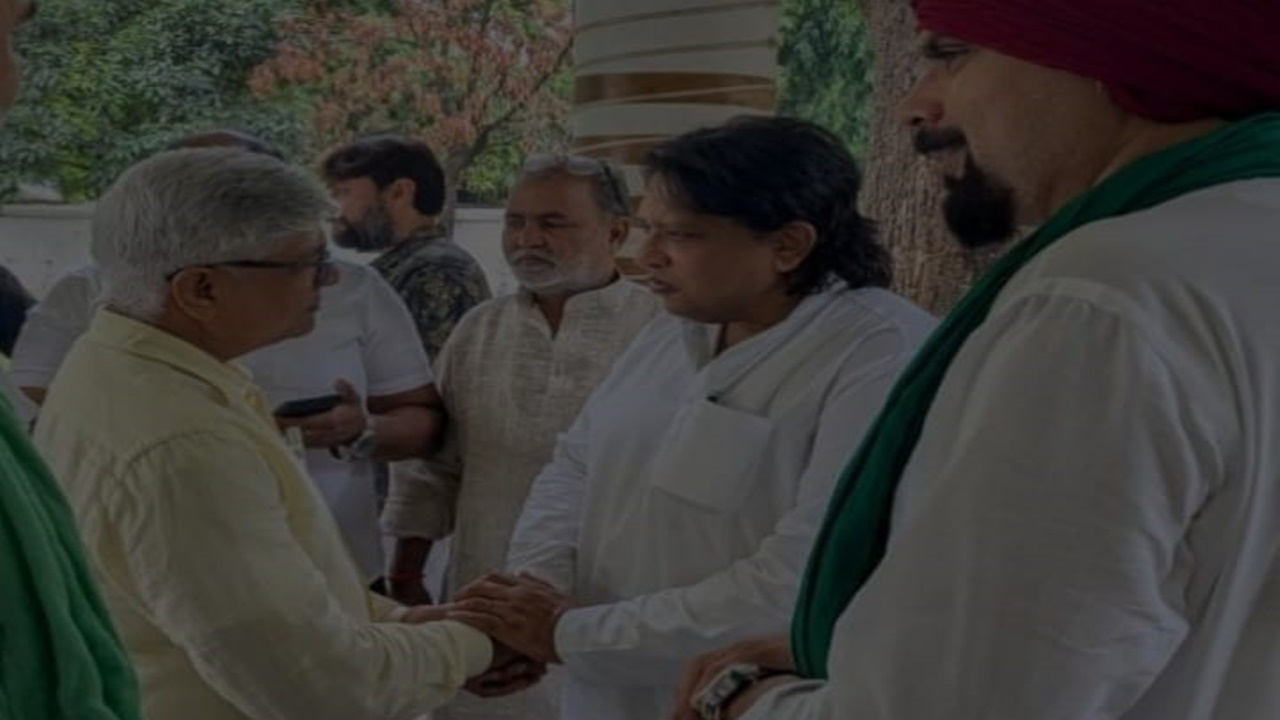 UP Politics : कांग्रेस प्रभारी राजेंद्र पाल गौतम ने लोकदल अध्यक्ष सुनील सिंह से की मुलाकात, 2027 चुनाव और सीट शेयरिंग पर मंथन UP Politics : कांग्रेस प्रभारी राजेंद्र पाल गौतम ने लोकदल अध्यक्ष सुनील सिंह से की मुलाकात, 2027 चुनाव और सीट शेयरिंग पर मंथन