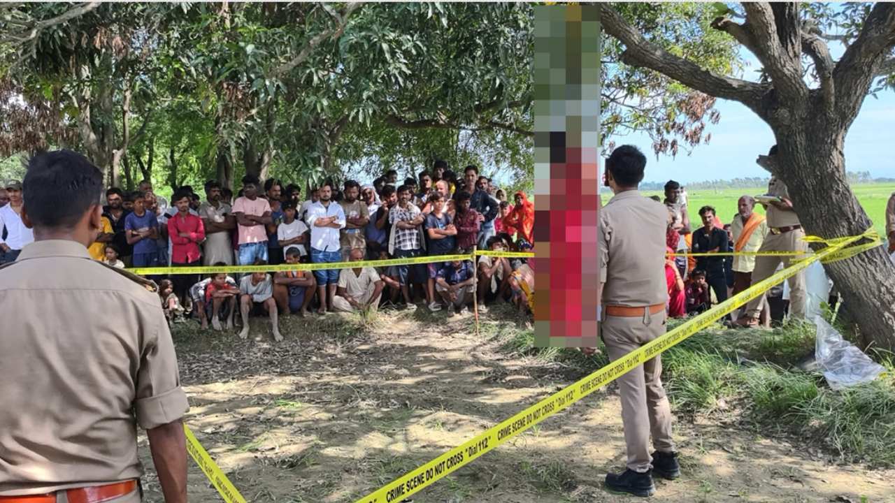 Shravasti News: घर से निकली महिला का शव आम के पेड़ से लटका मिला, गांव में सनसनी Shravasti News: घर से निकली महिला का शव आम के पेड़ से लटका मिला, गांव में सनसनी