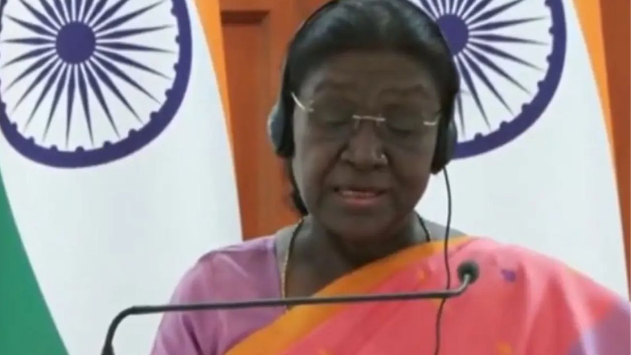 IndiaMoldova Trade : मोल्दोवा की यात्रा पर पहुंचीं भारत की राष्ट्रपति द्रौपदी मुर्मू, व्यापारनिवेश बढ़ाने पर सहमत