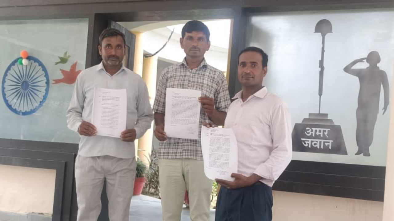 Barabanki News : ओटीएस के 3 लाख हड़पने का आरोप, किसान पहुंचे डीएम के दरबार Barabanki News : ओटीएस के 3 लाख हड़पने का आरोप, किसान पहुंचे डीएम के दरबार