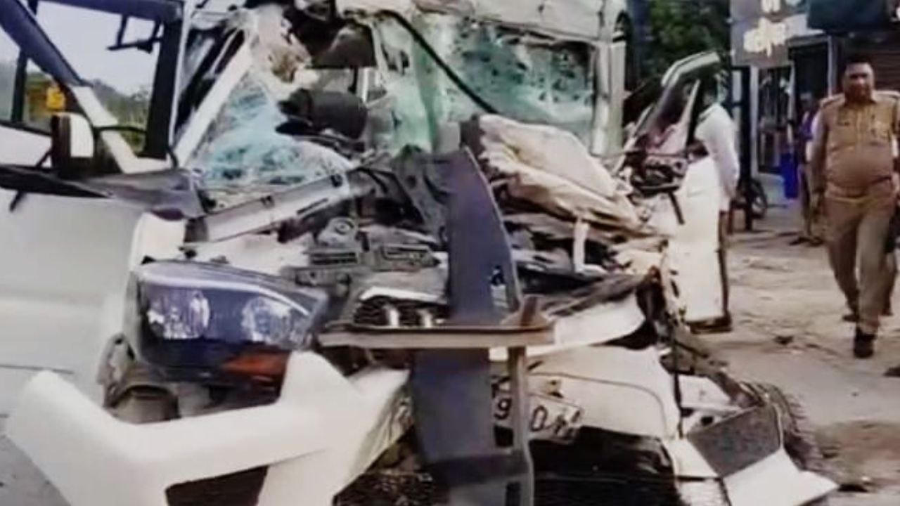 Kanpur News : हरियाणा से बिहार जा रही स्कॉर्पियो के उड़े परखच्चे, CM योगी ने जताया दुख; 3 की मौत Kanpur News : हरियाणा से बिहार जा रही स्कॉर्पियो के उड़े परखच्चे, CM योगी ने जताया दुख; 3 की मौत