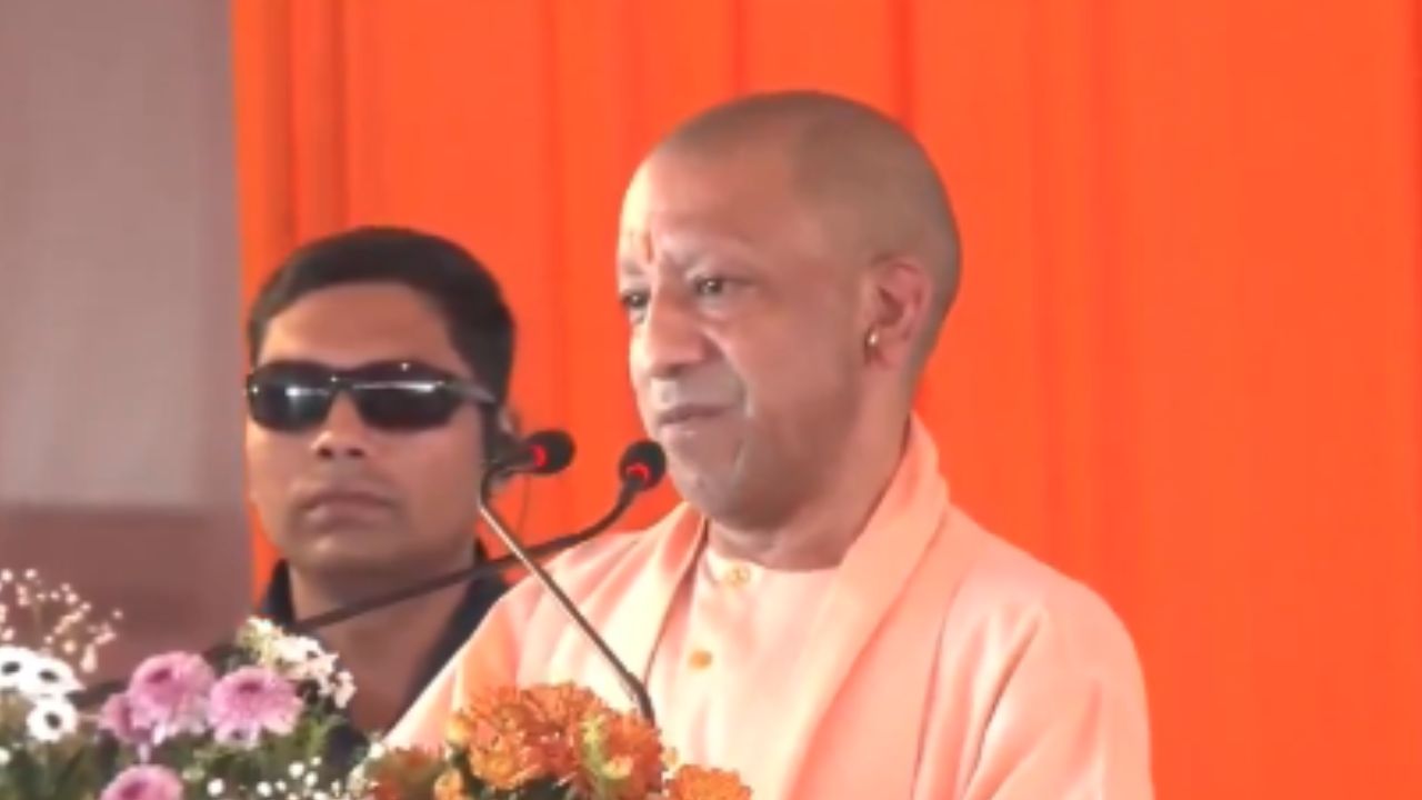 PDA का ‘P’ पाकिस्तान बना देंगे…. सीएम योगी का बड़ा हमला, बोले-गिरगिट की तरह रंग बदलते है सपा PDA का ‘P’ पाकिस्तान बना देंगे…. सीएम योगी का बड़ा हमला, बोले-गिरगिट की तरह रंग बदलते है सपा