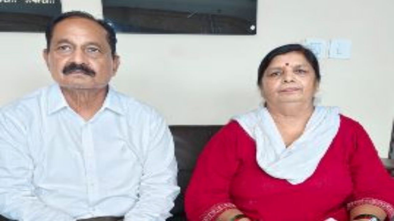 लखनऊ : विवेचक से परेशान पूर्व डीआईजी, डीजीपी से लगाई गुहार लखनऊ : विवेचक से परेशान पूर्व डीआईजी, डीजीपी से लगाई गुहार