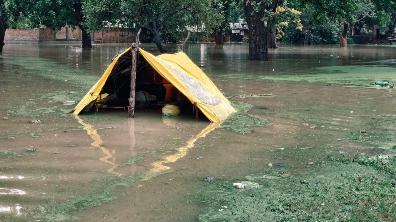 प्रतापगढ़ : रामपुर संग्रामगढ़ क्षेत्र में कई घरों में घुसा पानी,दहशत में ग्रामीण प्रतापगढ़ : रामपुर संग्रामगढ़ क्षेत्र में कई घरों में घुसा पानी,दहशत में ग्रामीण