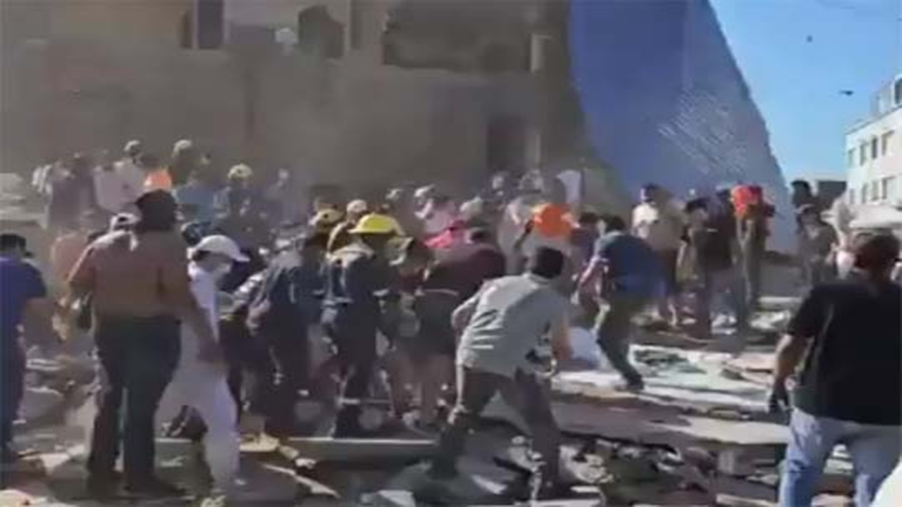 Colombia Earthquake : कोलंबिया में 7.4 तीव्रता के शक्तिशाली भूकंप से तबाही, 20 लोगों की मौत; मलबे में कई दबे Colombia Earthquake : कोलंबिया में 7.4 तीव्रता के शक्तिशाली भूकंप से तबाही, 20 लोगों की मौत; मलबे में कई दबे