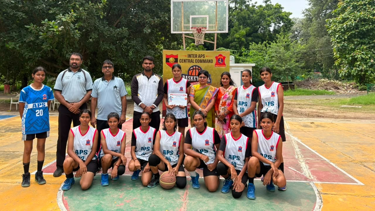 लखनऊ में बास्केटबॉल का रोमांच, गोरखपुर ने दिखाया दम; 42-15 की जीत के साथ जीता खिताब लखनऊ में बास्केटबॉल का रोमांच, गोरखपुर ने दिखाया दम; 42-15 की जीत के साथ जीता खिताब