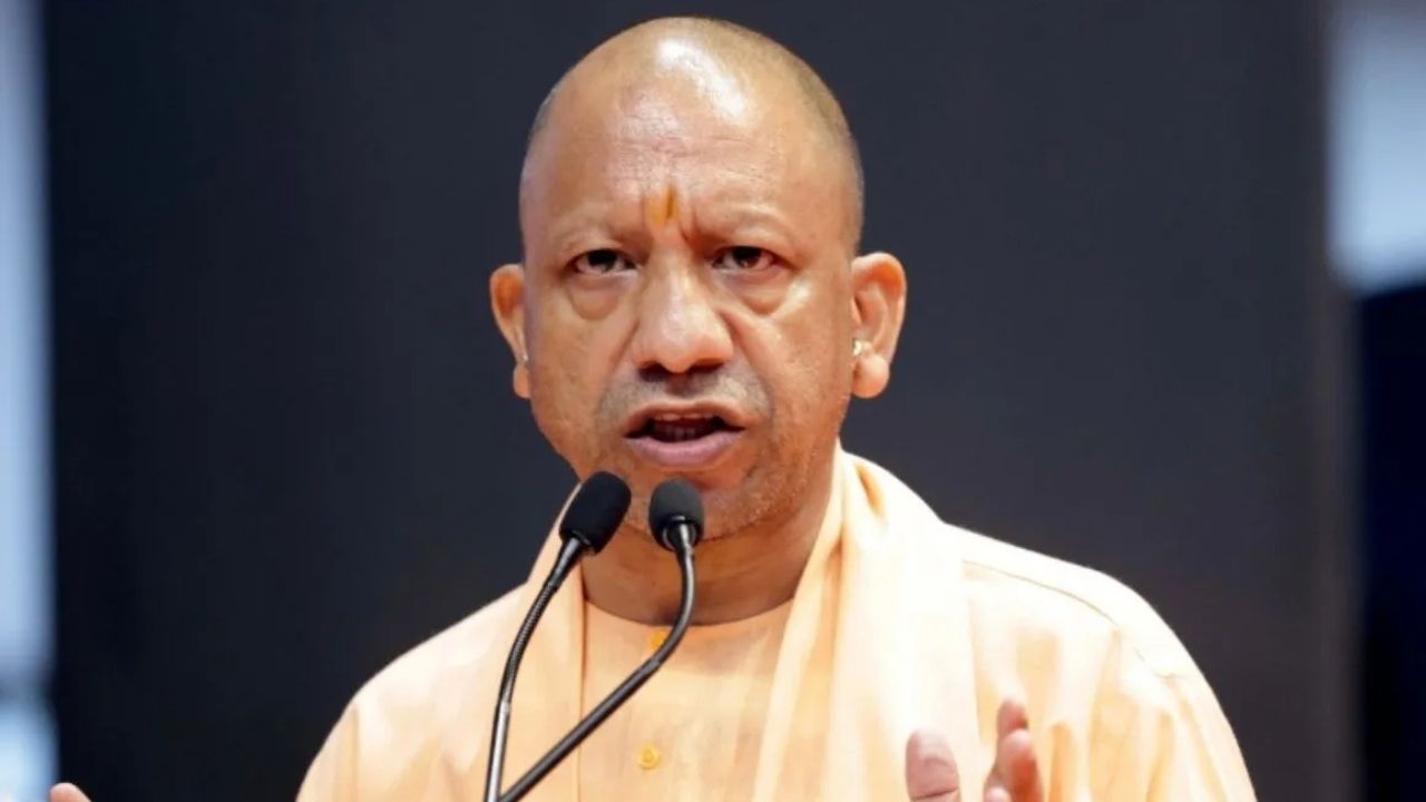 ‘लापरवाही न बरतें, फील्ड पर उतरे सभी अधिकारी’, बाढ़ पर सीएम योगी का सख्त निर्देश ‘लापरवाही न बरतें, फील्ड पर उतरे सभी अधिकारी’, बाढ़ पर सीएम योगी का सख्त निर्देश