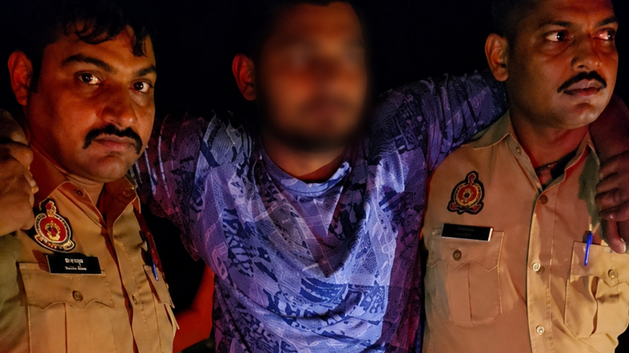 बाराबंकी में पुलिस मुठभेड़: लूट का वांछित आरोपी पैर में गोली लगने के बाद गिरफ्तार बाराबंकी में पुलिस मुठभेड़: लूट का वांछित आरोपी पैर में गोली लगने के बाद गिरफ्तार