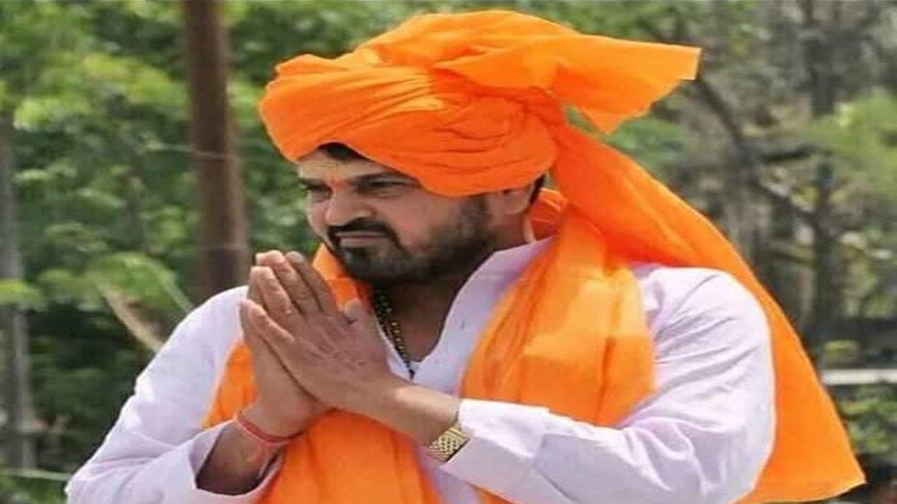 Brij Bhushan Sharan Singh : रेपिस्ट बताकर इतना अपमान किया, इससे अच्छा गोली मार देते, आरोपों से बरी होने के बाद छलका पूर्व सांसद का दर्द Brij Bhushan Sharan Singh : रेपिस्ट बताकर इतना अपमान किया, इससे अच्छा गोली मार देते, आरोपों से बरी होने के बाद छलका पूर्व सांसद का दर्द
