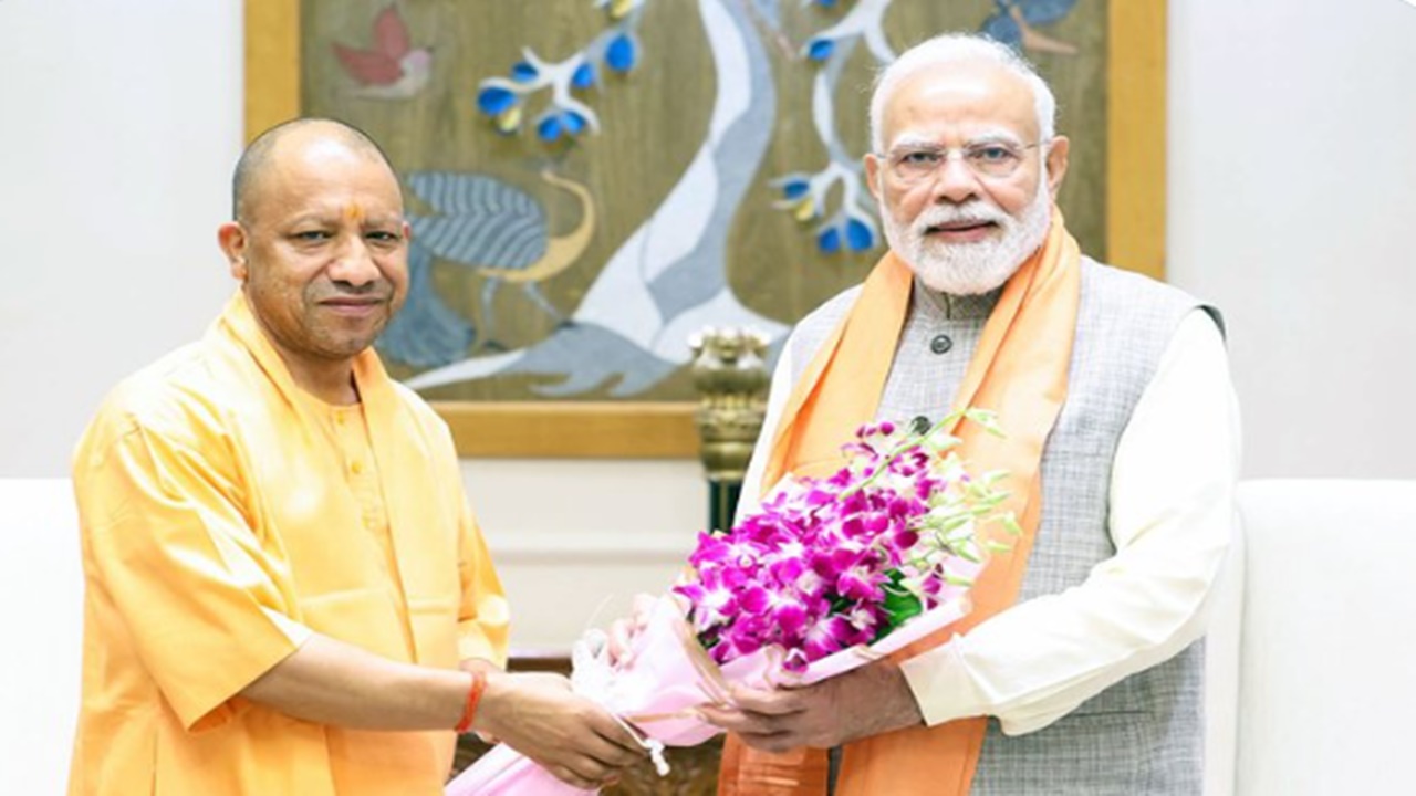 CM Yogi Meets PM Modi : सीएम योगी ने दिल्ली में पीएम मोदी से की मुलाकात, बोले- मार्गदर्शन से मिलती है प्रेरणा CM Yogi Meets PM Modi : सीएम योगी ने दिल्ली में पीएम मोदी से की मुलाकात, बोले- मार्गदर्शन से मिलती है प्रेरणा