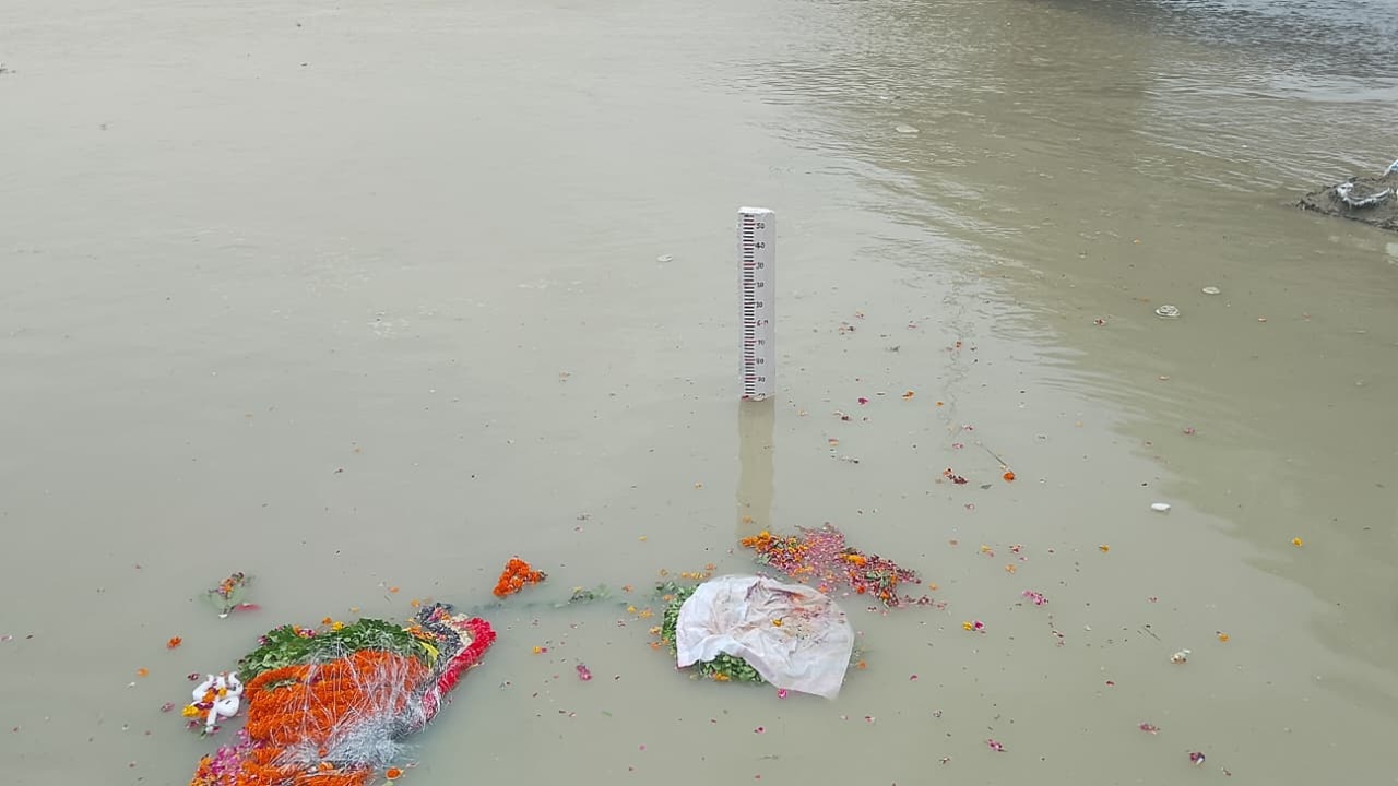 Unnao News : उन्नाव में चेतावनी बिंदु से 36 सेमी दूर गंगा का जलस्तर, तटीय इलाकों में पहुंचा बाढ़ का पानी Unnao News : उन्नाव में चेतावनी बिंदु से 36 सेमी दूर गंगा का जलस्तर, तटीय इलाकों में पहुंचा बाढ़ का पानी