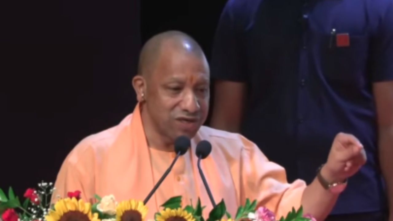 National Handloom Day : CM योगी ने बुनकरों का किया सम्मान, कहा- ‘हथकरघा हमारी सांस्कृतिक पहचान’ National Handloom Day : CM योगी ने बुनकरों का किया सम्मान, कहा- ‘हथकरघा हमारी सांस्कृतिक पहचान’