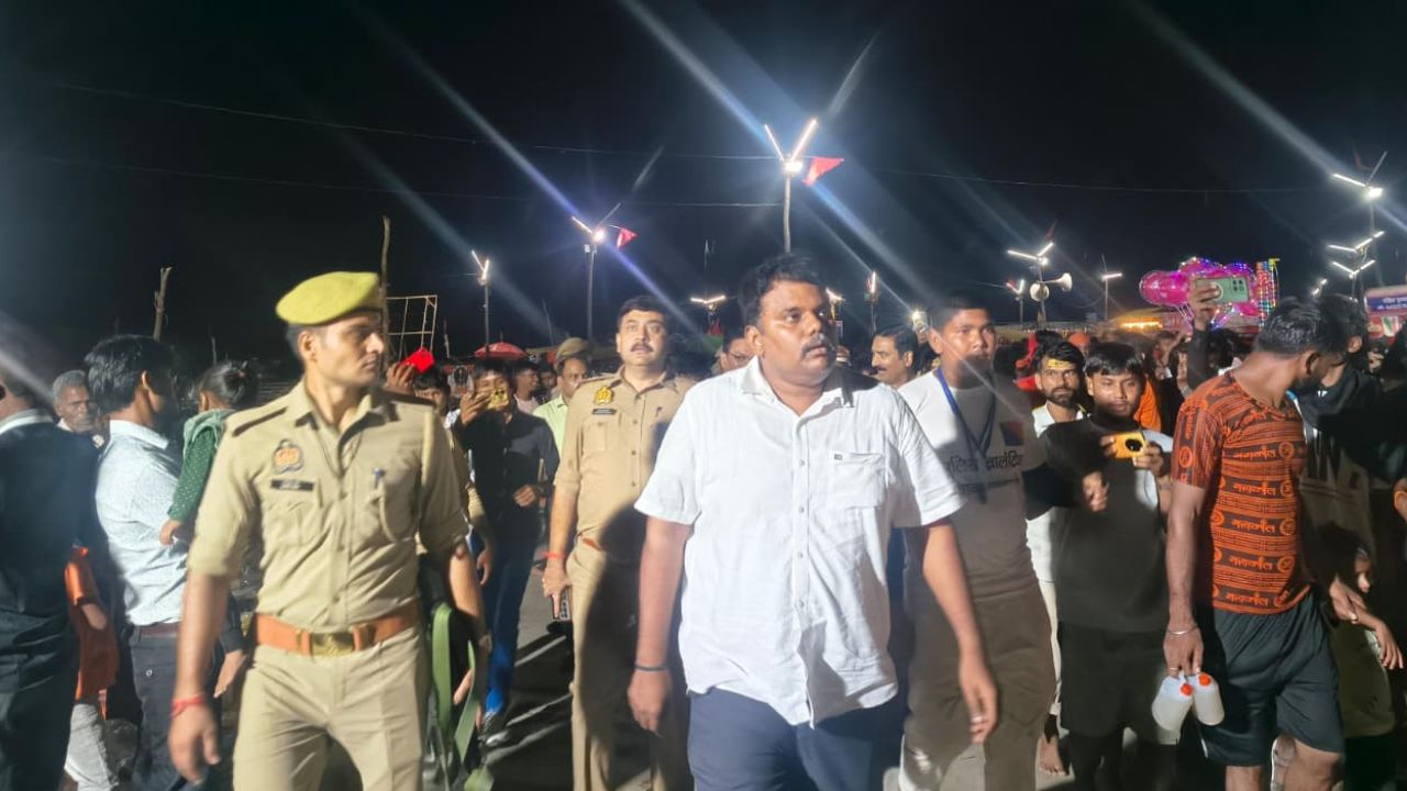 Sitapur news : सावन के अंतिम सोमवार पर DM-SP ने किया पत्थर शिवाला-चहलारी घाट का निरीक्षण, घाटों की परखी सुरक्षा