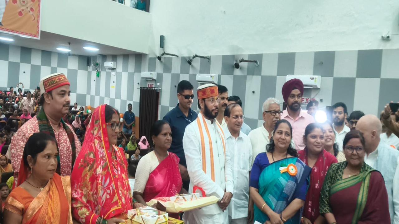 रक्षाबंधन पर महिलाओं की बल्ले-बल्ले! 27 अगस्त से सहयात्री समेत फ्री बस यात्रा, मंत्री मनोज पांडेय ने किया शुभारंभ
