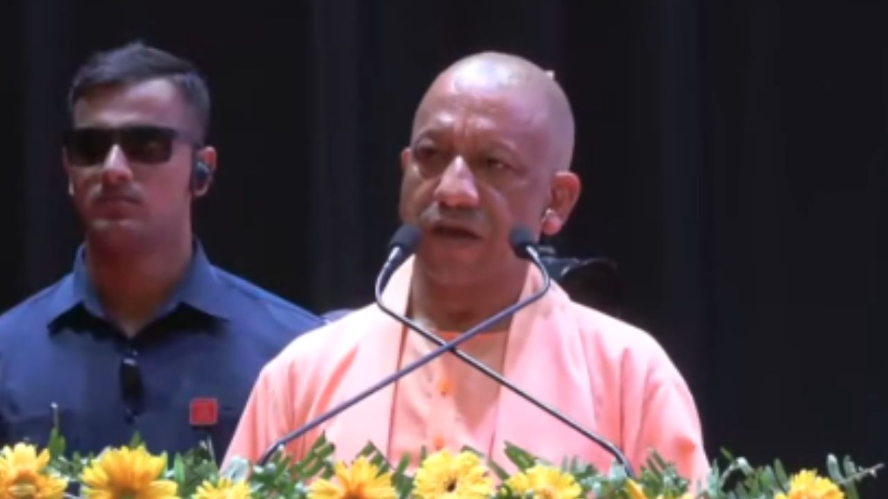 PRD जवानों पर उपहारों की बारिश करेंगे सीएम योगी, वर्दी भत्ते से कैशलेस इलाज तक कई सौगात PRD जवानों पर उपहारों की बारिश करेंगे सीएम योगी, वर्दी भत्ते से कैशलेस इलाज तक कई सौगात