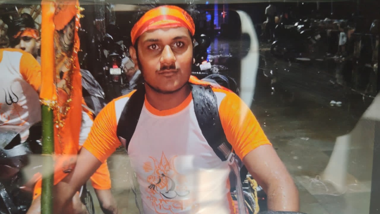 Lucknow Accident : सीतापुर-लखनऊ हाईवे पर तेज रफ्तार वाहन की टक्कर से कांवड़िये की मौत, साथी गंभीर Lucknow Accident : सीतापुर-लखनऊ हाईवे पर तेज रफ्तार वाहन की टक्कर से कांवड़िये की मौत, साथी गंभीर