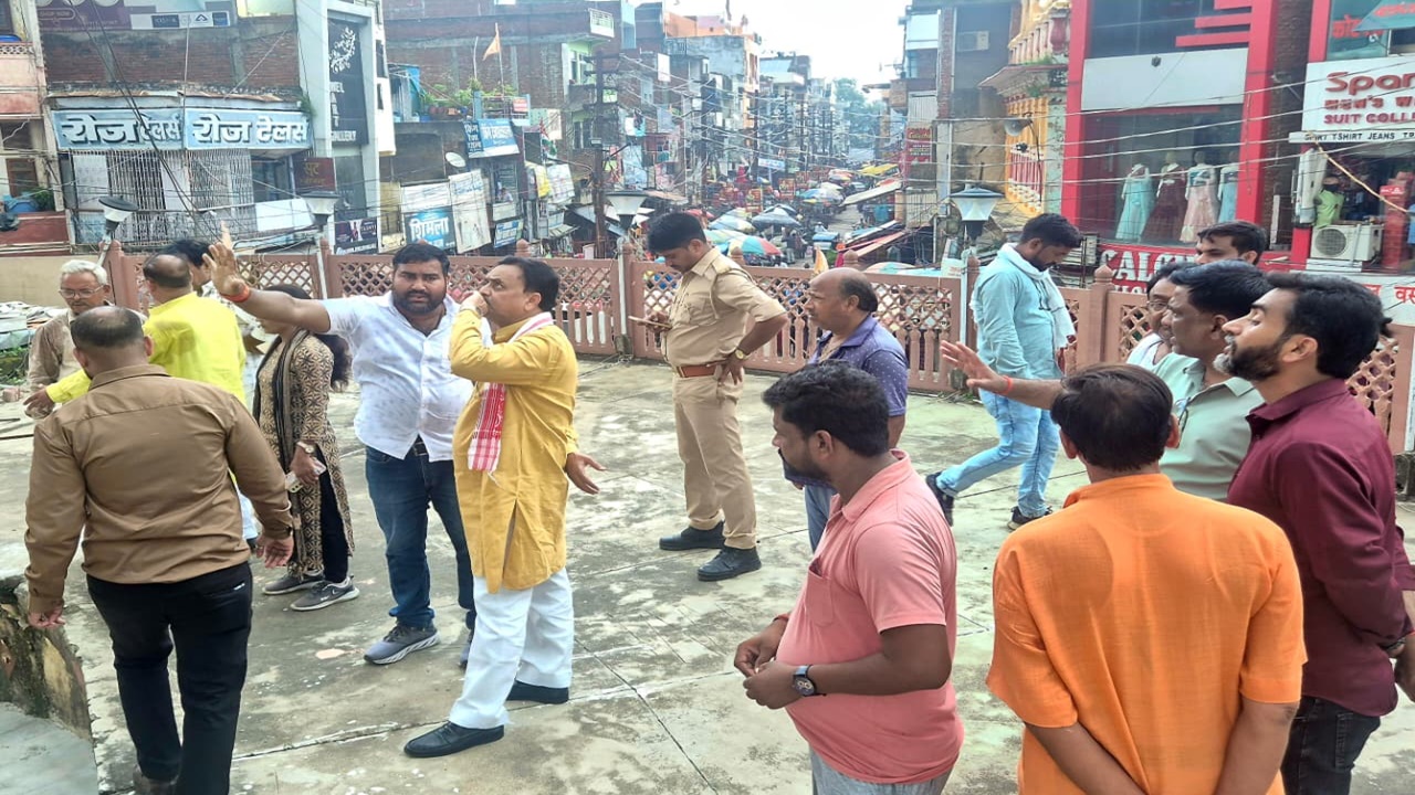 Sultanpur News : अब नए लुक में चमकेगा ऐतिहासिक चौक घंटाघर! 34 लाख से होगा कायाकल्प, लगेंगी डिजिटल घड़ियां और फसाड लाइटें Sultanpur News : अब नए लुक में चमकेगा ऐतिहासिक चौक घंटाघर! 34 लाख से होगा कायाकल्प, लगेंगी डिजिटल घड़ियां और फसाड लाइटें