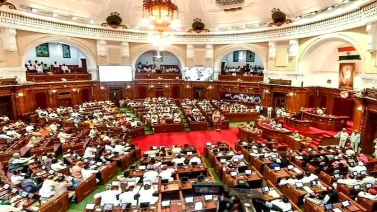 मानसून सत्र में आज गूंजेगा पत्रकारों की पेंशन का मुद्दा, सदन में आवाज उठाएंगी आराधना मिश्रा ‘मोना’ मानसून सत्र में आज गूंजेगा पत्रकारों की पेंशन का मुद्दा, सदन में आवाज उठाएंगी आराधना मिश्रा ‘मोना’