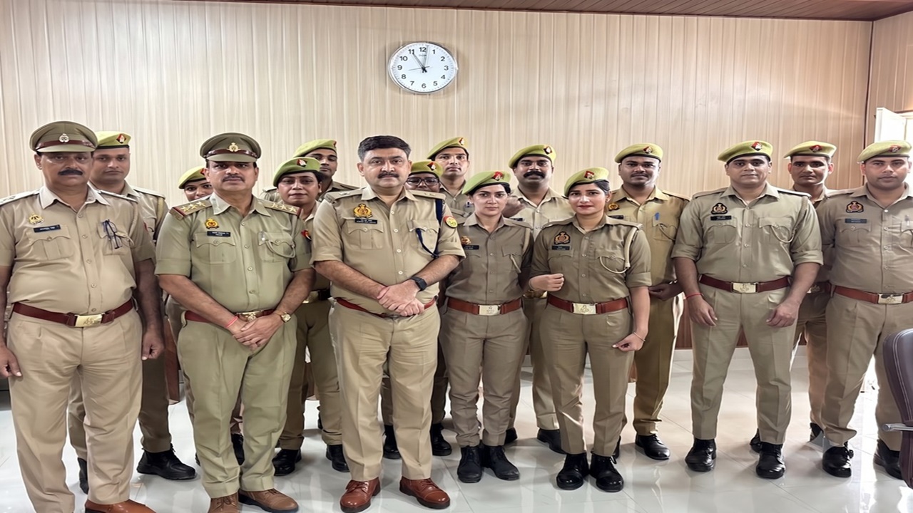 Sitapur News : IGRS निस्तारण में सीतापुर प्रदेश में अव्वल, 24 थानों ने हासिल किए पूरे 100 अंक Sitapur News : IGRS निस्तारण में सीतापुर प्रदेश में अव्वल, 24 थानों ने हासिल किए पूरे 100 अंक