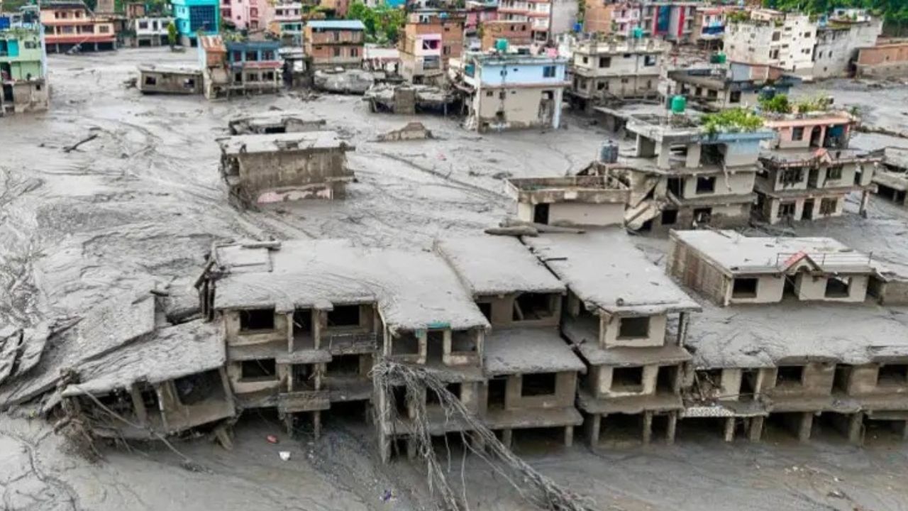 ​नेपाल में उफान पर 3 नदिया,  बाढ़ से मरने वालों की संख्या पहुंची 1127, लोगों से सतर्क रहने की अपील