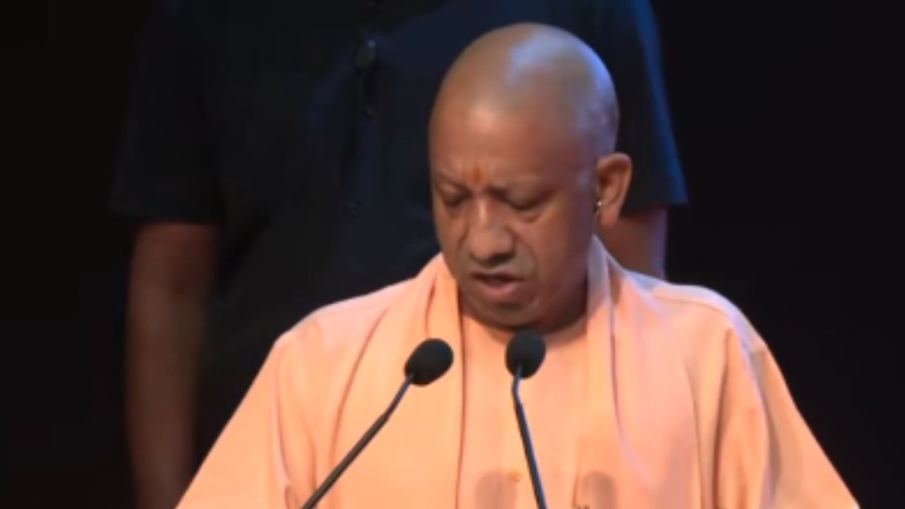 ​लखनऊ में CM योगी ने लॉन्च किया UPCOS,  आउटसोर्स कर्मचारियों के हितों की होगी सुरक्षा