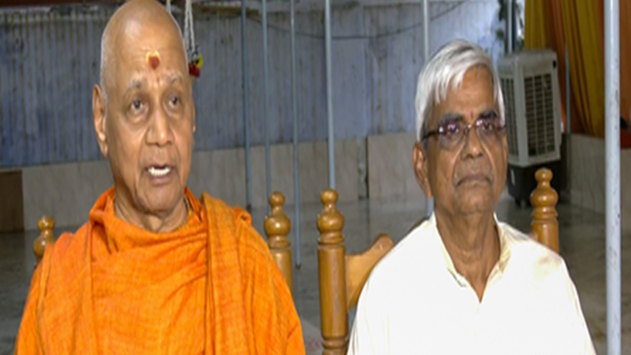 अयोध्या में राम मंदिर प्रशासन का बड़ा बदलाव : एयर मार्शल जितेंद्र मिश्रा बने पहले CEO; स्वामी गोविंददेव गिरि को महामंत्री की जिम्मेदारी अयोध्या में राम मंदिर प्रशासन का बड़ा बदलाव : एयर मार्शल जितेंद्र मिश्रा बने पहले CEO; स्वामी गोविंददेव गिरि को महामंत्री की जिम्मेदारी
