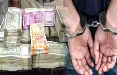 जाली नोट छापने के आरोप में एक व्यक्ति गिरफ्तार, सात लाख नकली रुपये जब्त -  Amrit Vichar